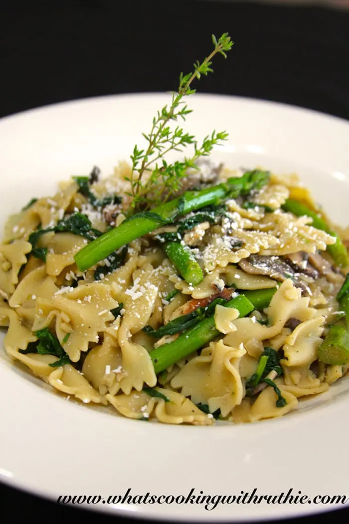 Farfelle with Mushrooms and Spinach by whatscookingwithruthie.com