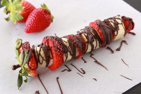 Godiva Strawberry Banana Kabob (copycat) by www.whatscookingwithruthie.com