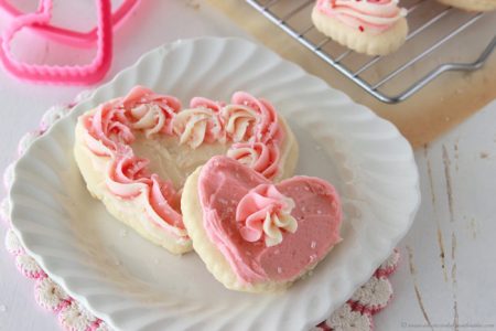 Valentine Sugar Cookies by www.whatscookingwihtruhtie.com