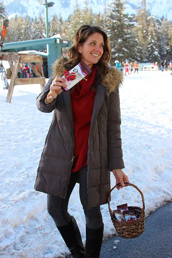 An adorably simple way to brighten someones Valentines Day! Share the DOVE-love! www.cookingwithruthie.com