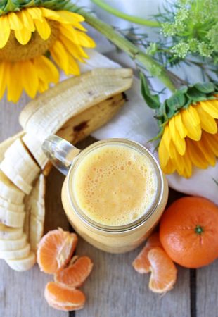 Starbucks Orange Mango Smoothie Recipe is simple to make at home and every bit as good! by cookingwithruthie.com